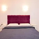 Dracula Adventure Tours Apartment