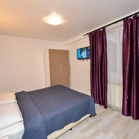 Dracula Adventure Tours Appartement Boekarest