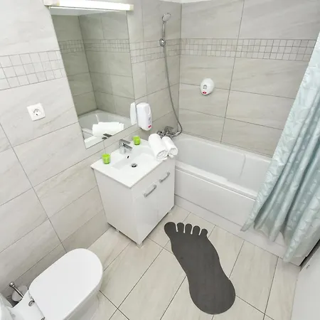 Dracula Adventure Tours * בוקרשט